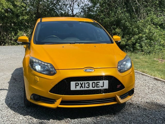 Ford Focus Ecoboost St-3 Hatchback Yellow #4