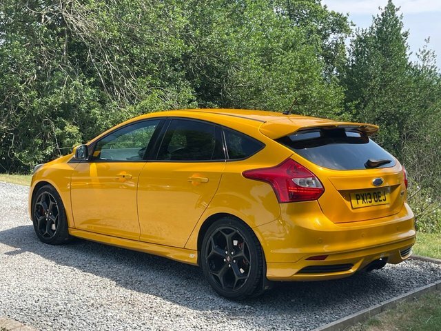 Ford Focus Ecoboost St-3 Hatchback Yellow #2