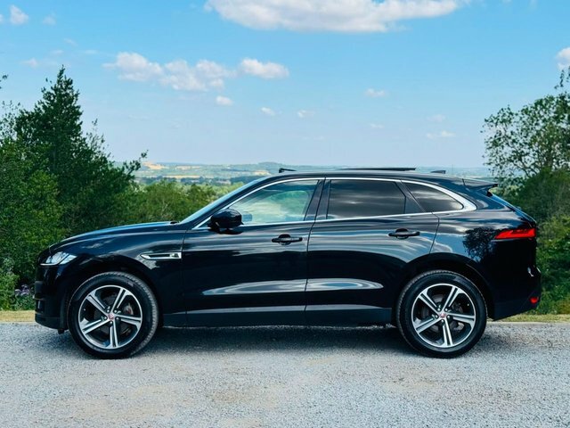 Jaguar F-Pace D240 Portfolio Suv Black #6