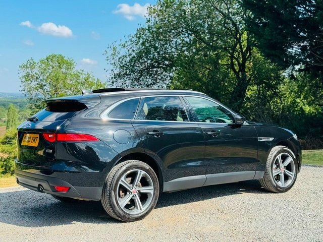 Jaguar F-Pace D240 Portfolio Suv Black #5