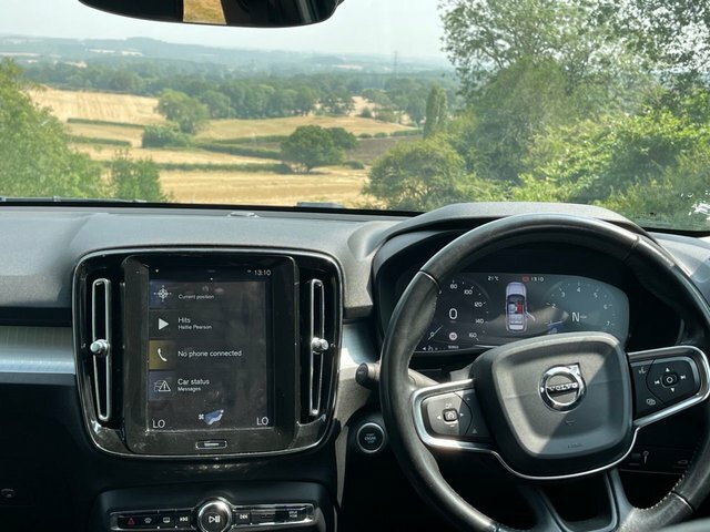 Volvo XC40 T3 Momentum Suv BG69KCU White #6