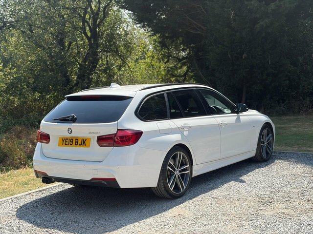 BMW 3 Series 320I M Sport Shadow White #4