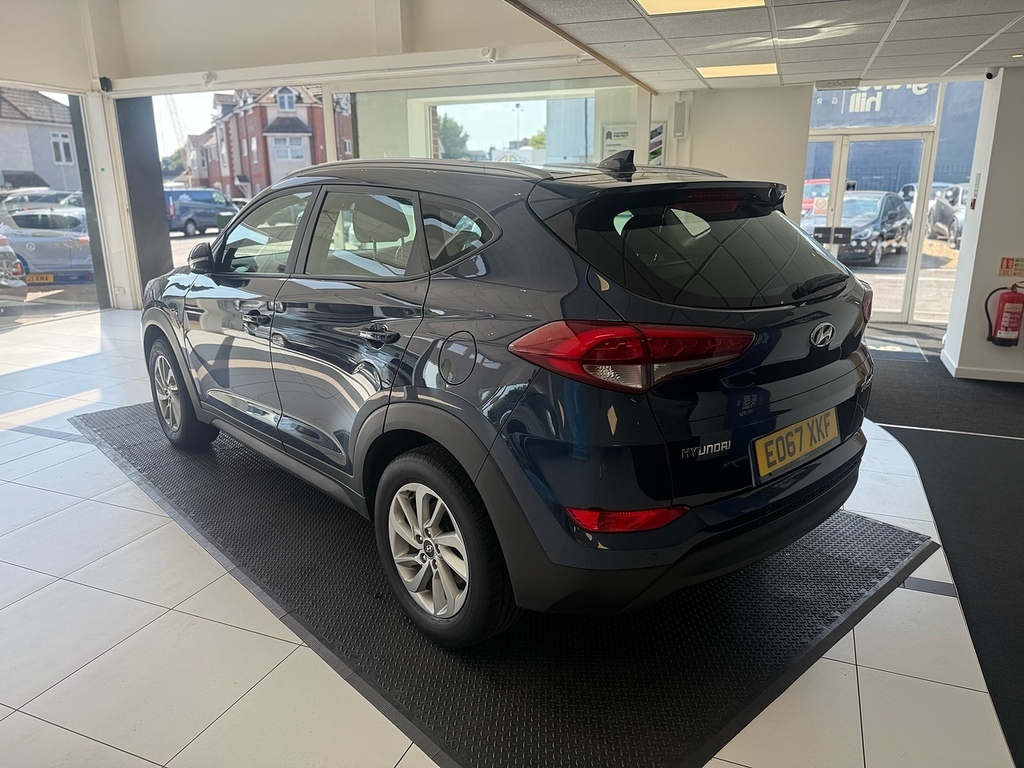 Hyundai Tucson 1.7 Crdi Blue Drive Se Nav Suv E EO67XKF Blue #5