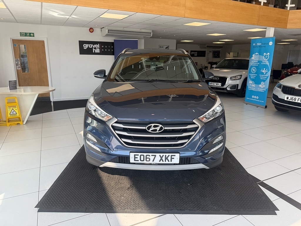 Hyundai Tucson 1.7 Crdi Blue Drive Se Nav Suv E EO67XKF Blue #2