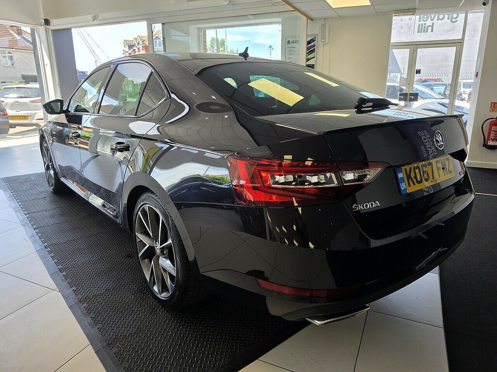 Skoda Superb 2.0 Tsi Sportline Hatchback Dsg 4Wd Eur Black #5