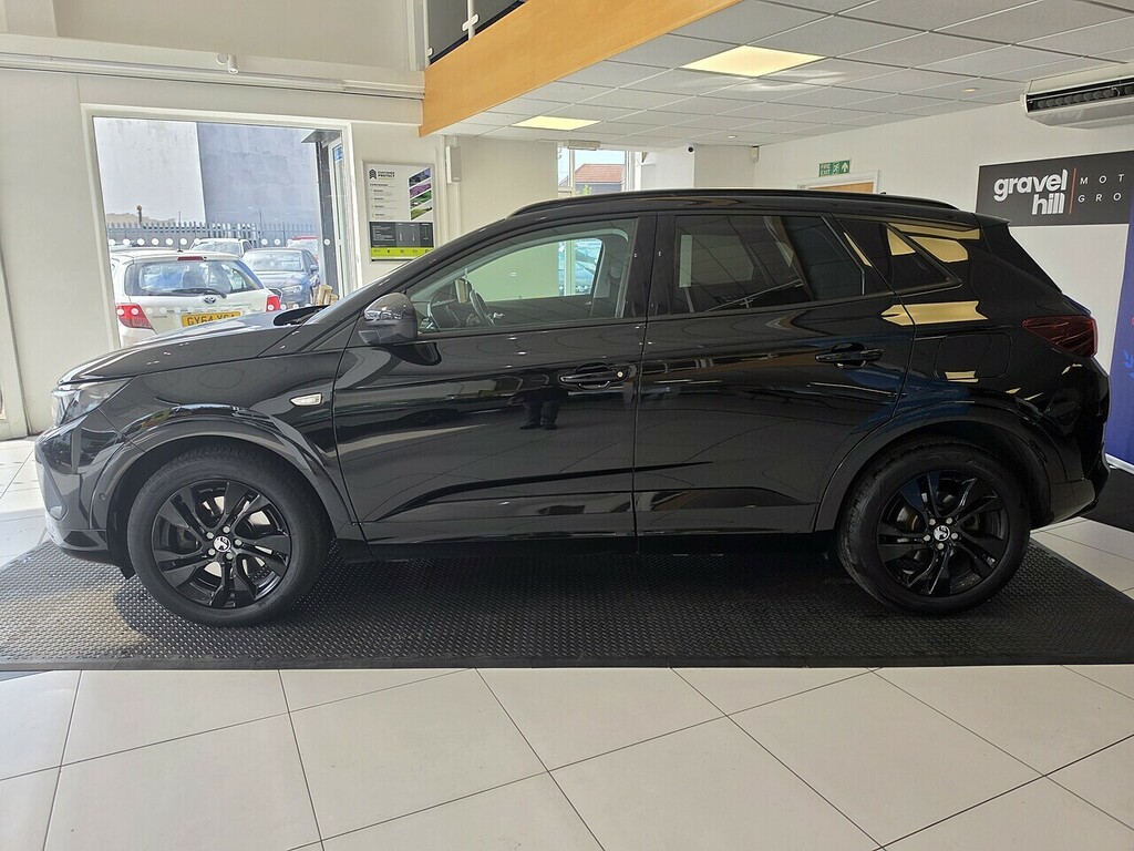 Vauxhall Grandland 1.6 13.2Kwh Gs Line Suv Plug-in Hybrid BYZ4414 Black #4