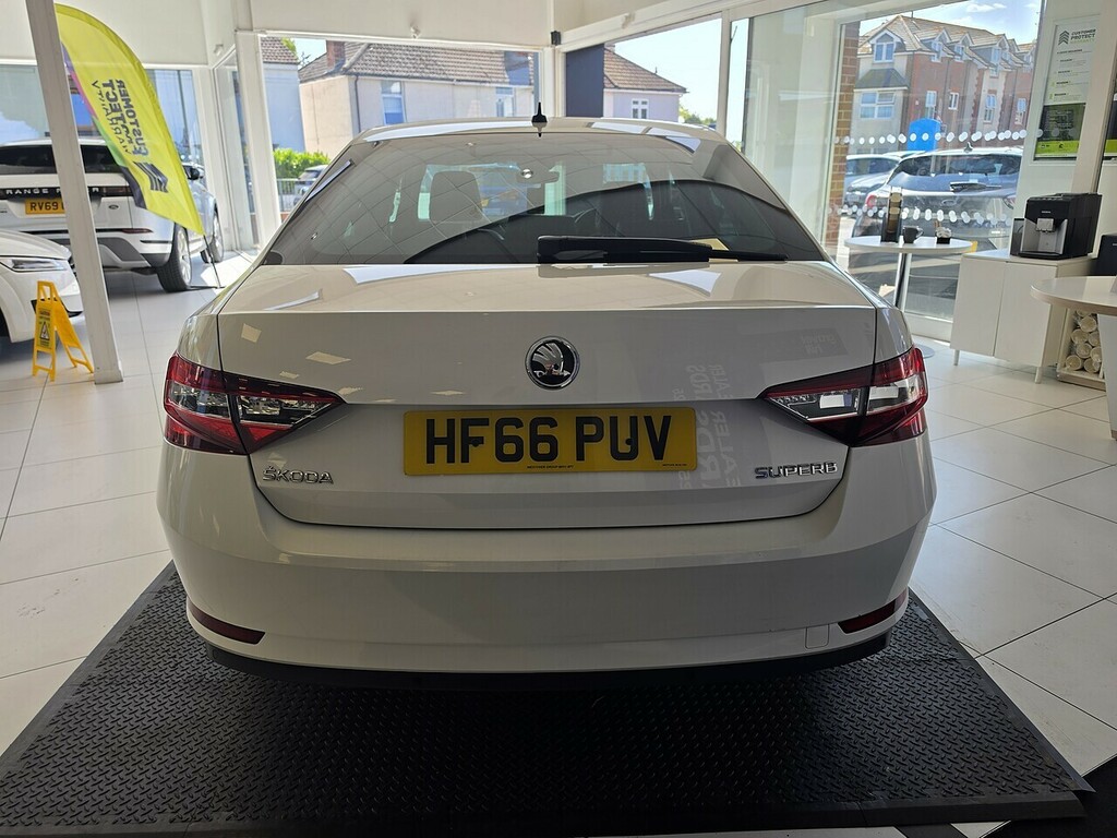 Skoda Superb 1.4 Tsi Act Se L Executive Hatchback Ds White #6