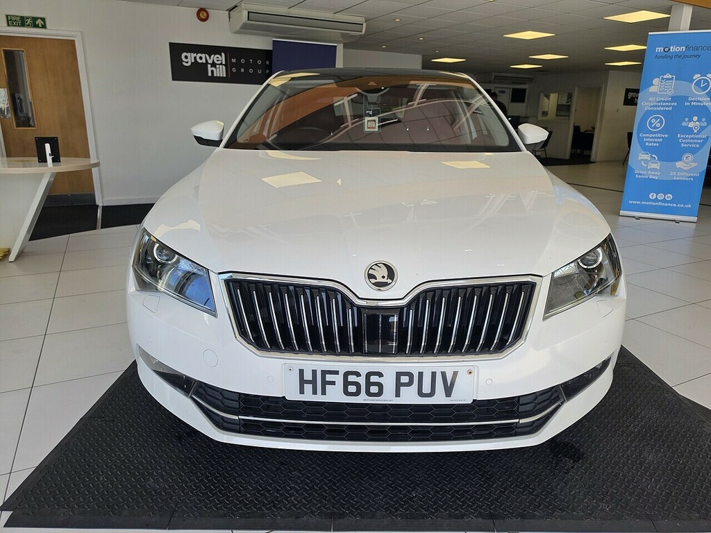 Skoda Superb 1.4 Tsi Act Se L Executive Hatchback Ds White #2