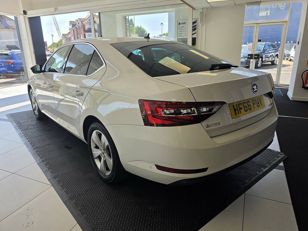 Skoda Superb 1.4 Tsi Act Se L Executive Hatchback Ds White #5