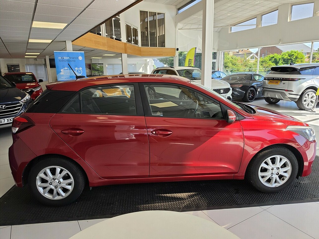 Hyundai I20 1.2 Se Hatchback Euro 6 84 Ps KY18BUF Red #5