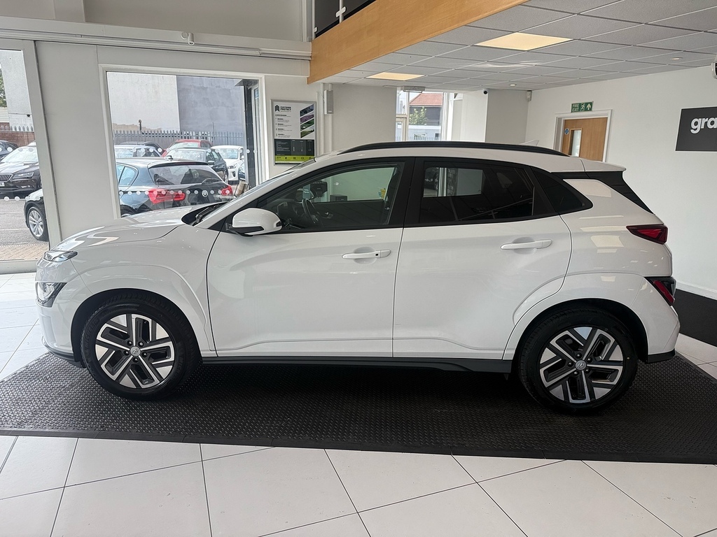 Hyundai Kona 64Kwh Premium Suv 10.5Kw Charge MD71DTY White #4