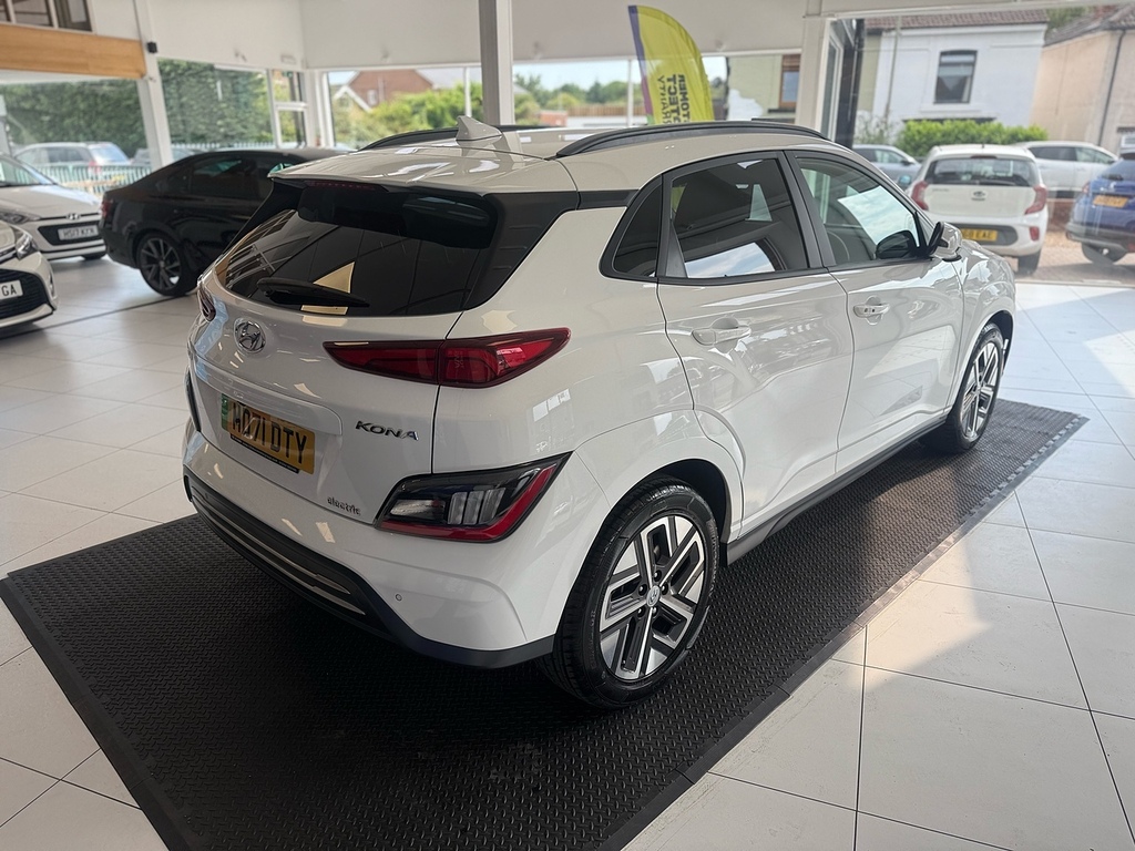 Hyundai Kona 64Kwh Premium Suv 10.5Kw Charge MD71DTY White #6