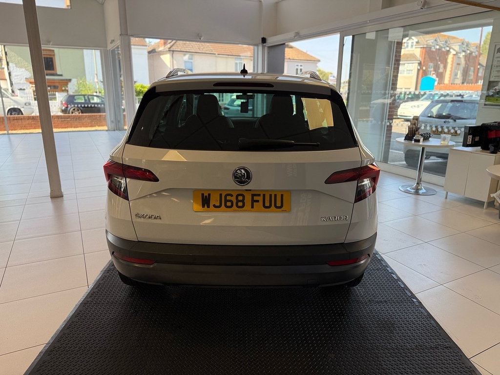 Skoda Karoq 1.6 Tdi Se L Suv Dsg Euro 6 S S 115 WJ68FUU White #6