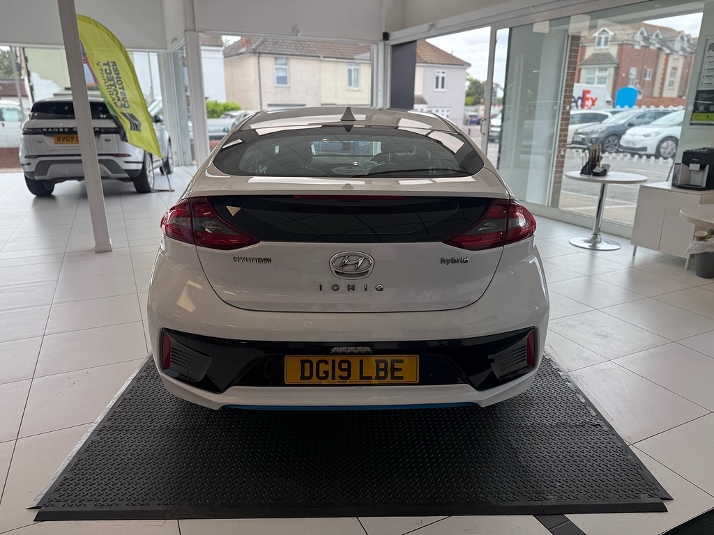 Hyundai Ioniq 1.6 H-gdi Gpf Premium Hatchback Hybrid DG19LBE White #5