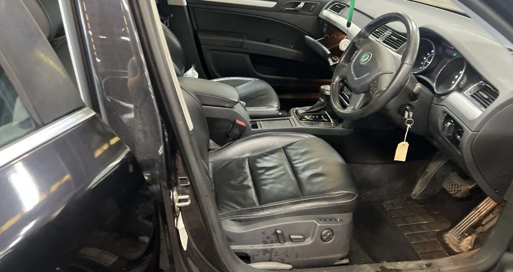 Skoda Superb 1.6 Tdi Cr Se Grey #7