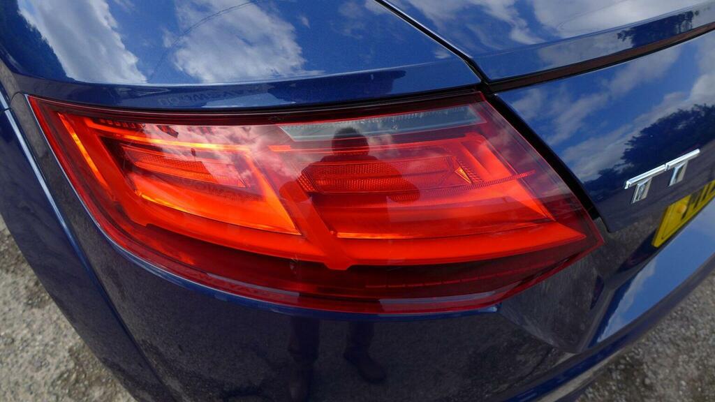 Audi TT 2.0 Tfsi Sport Roadster S Tronic Quattr Red #19