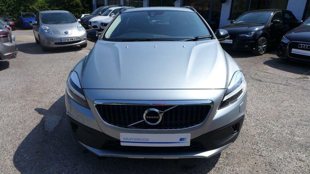 Volvo V40 Cross Country 1.5 T3 Nav Plus Euro 6 Ss HV18LZO Silver #2