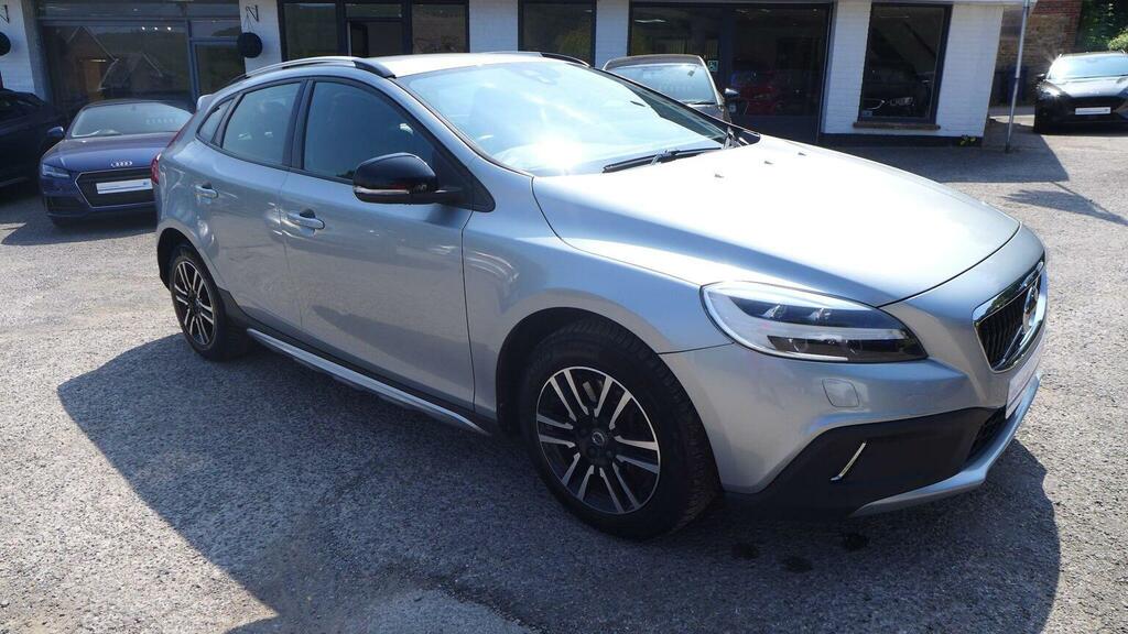 Volvo V40 Cross Country 1.5 T3 Nav Plus Euro 6 Ss HV18LZO Silver #3