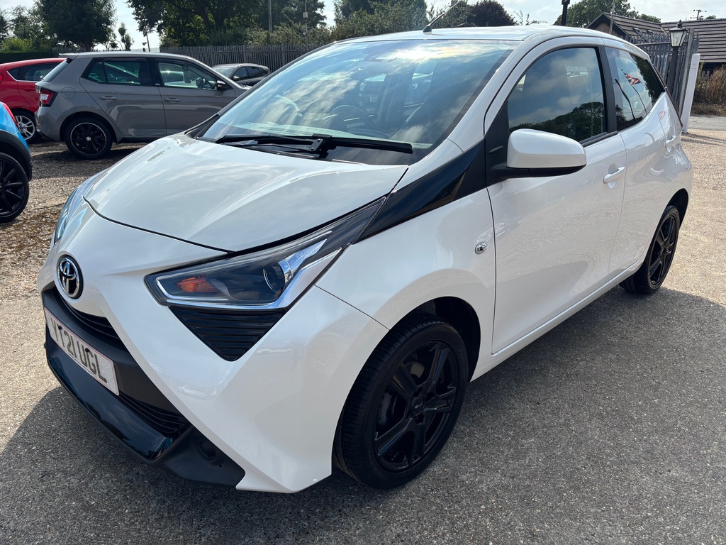 Toyota Aygo 1.0 Vvt-i X-play Euro 6 Safety Sense White #3