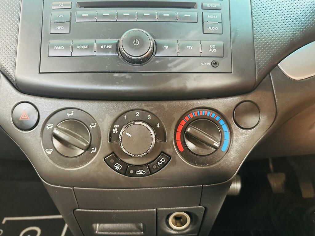 Chevrolet Aveo 2009 59 1.4 Black #22