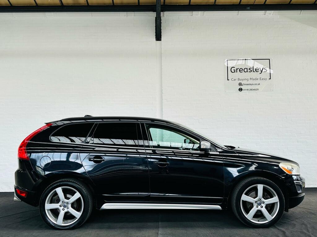 Volvo XC60 2.0 D3drive R-design White #6