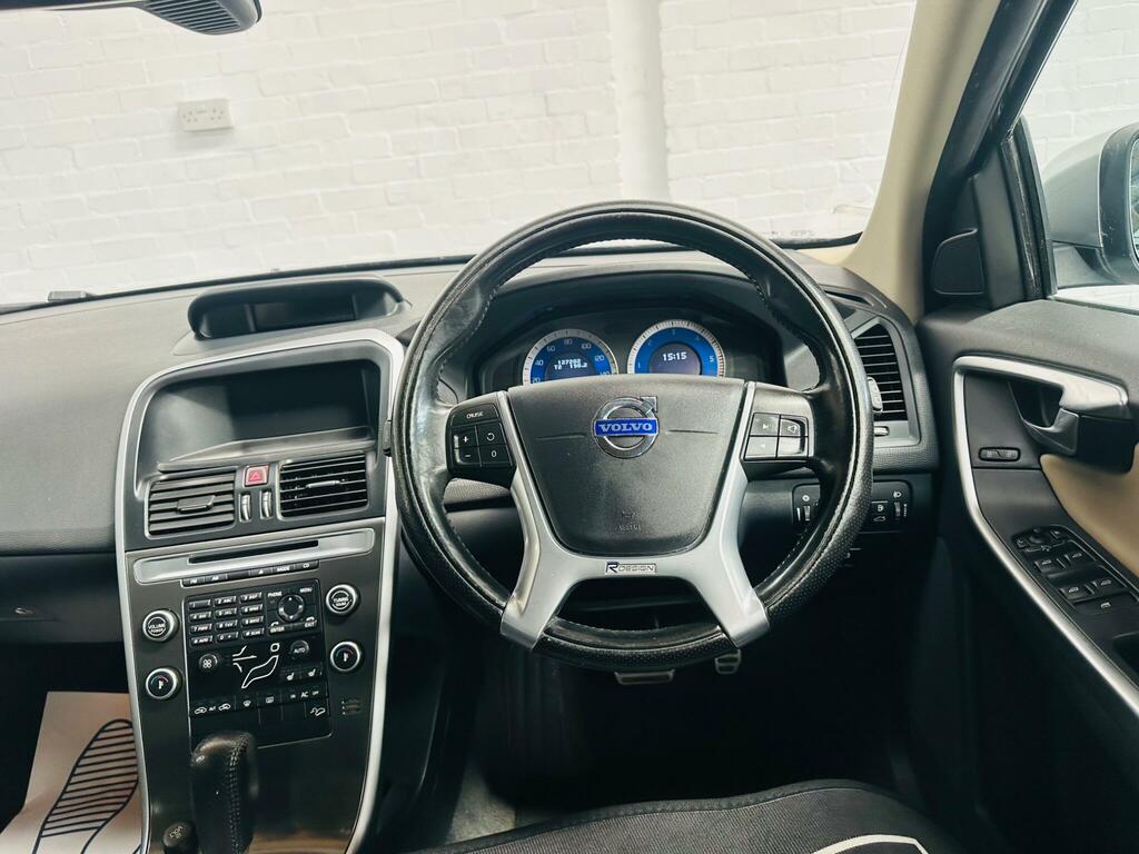 Volvo XC60 2.0 D3drive R-design White #19