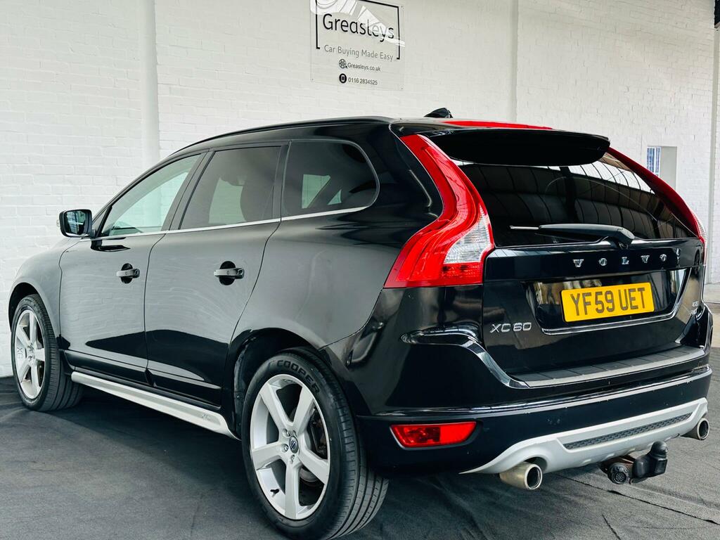 Volvo XC60 2.0 D3drive R-design White #3