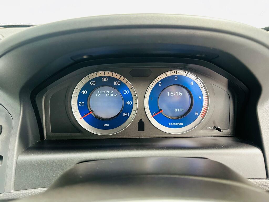Volvo XC60 2.0 D3drive R-design White #20