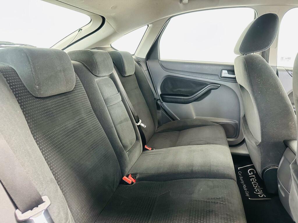 Ford Focus Estate 1.6 LX 200505 Green #14