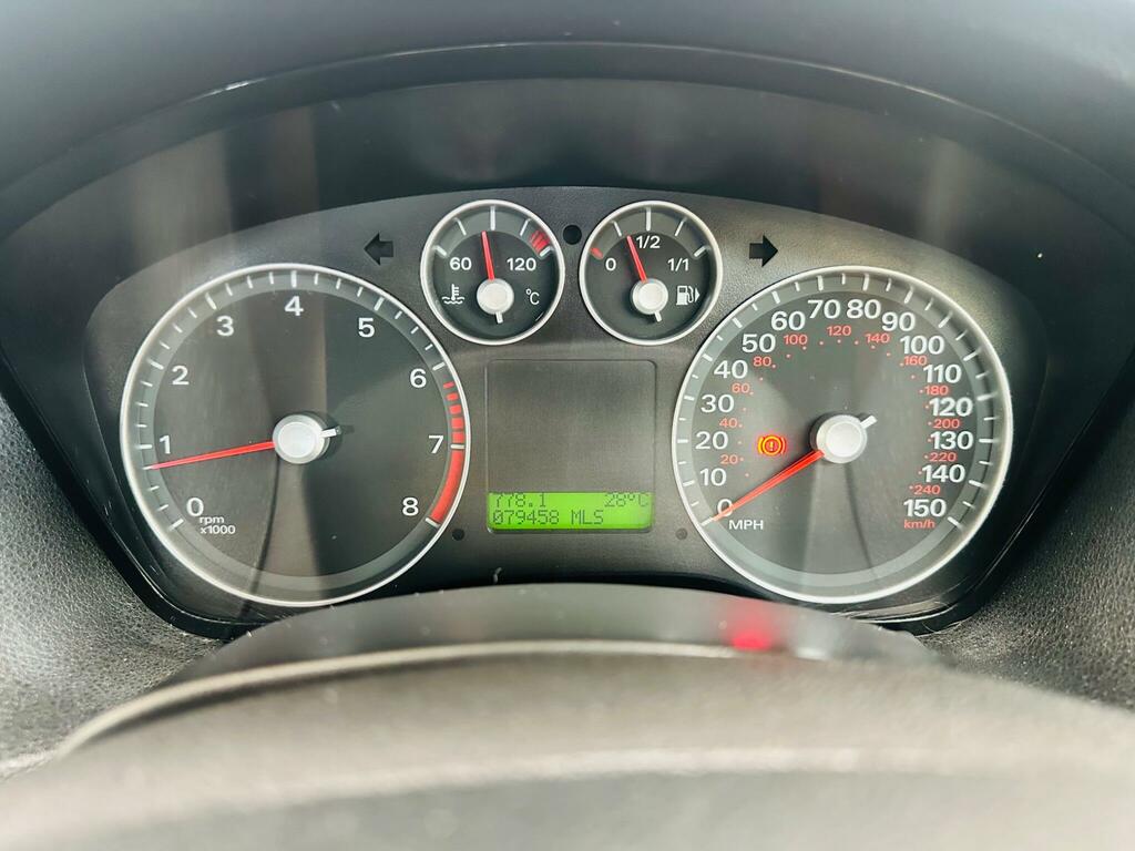 Ford Focus Estate 1.6 LX 200505 Green #17