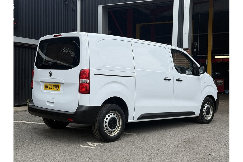 Vauxhall Vivaro Turbo D 3100 Prime U2140 Ulez NA73YHU White #4