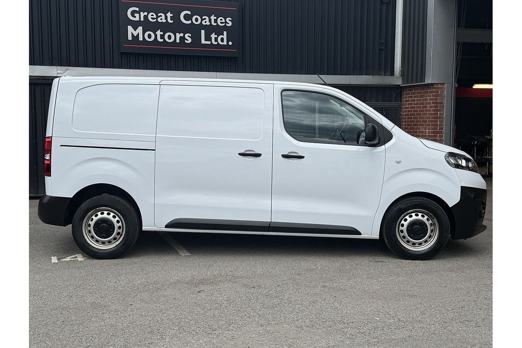 Vauxhall Vivaro Turbo D 3100 Prime U2140 Ulez NA73YHU White #3
