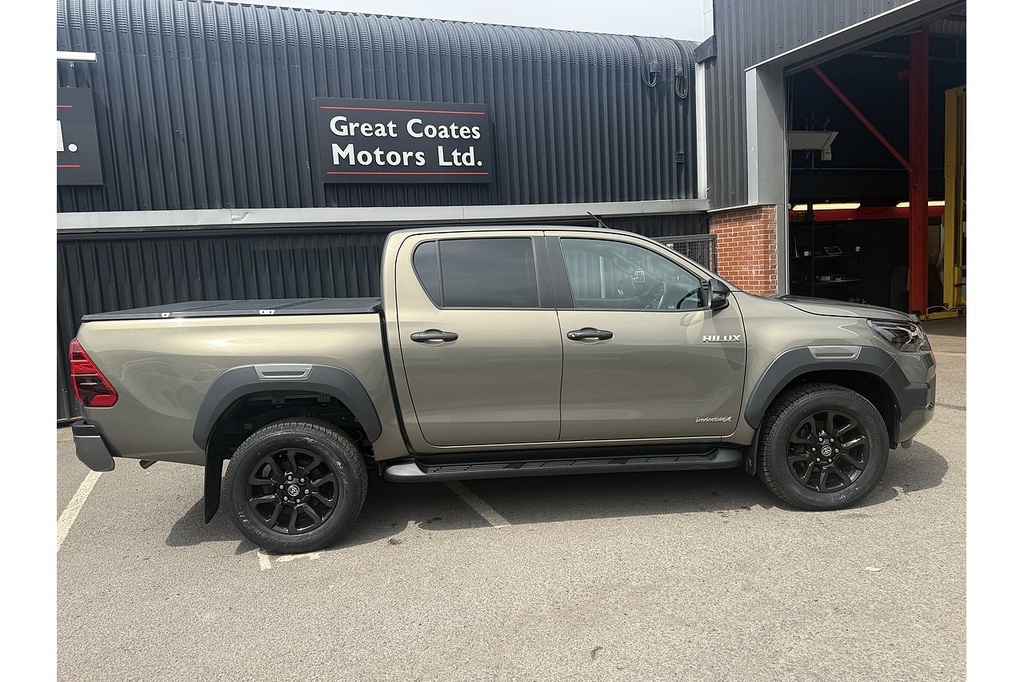 Toyota HILUX D-4d Invincible X U2162 Brown #5