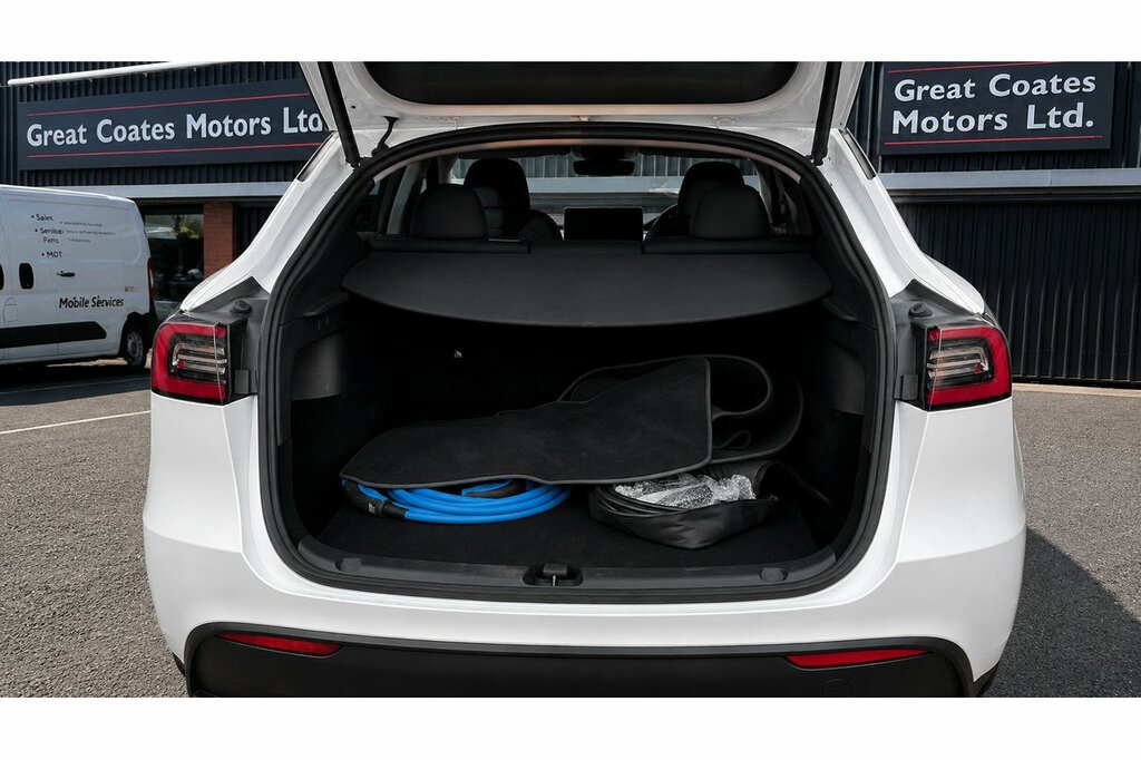Tesla Model Y Rwd U2175 Ulez White #4