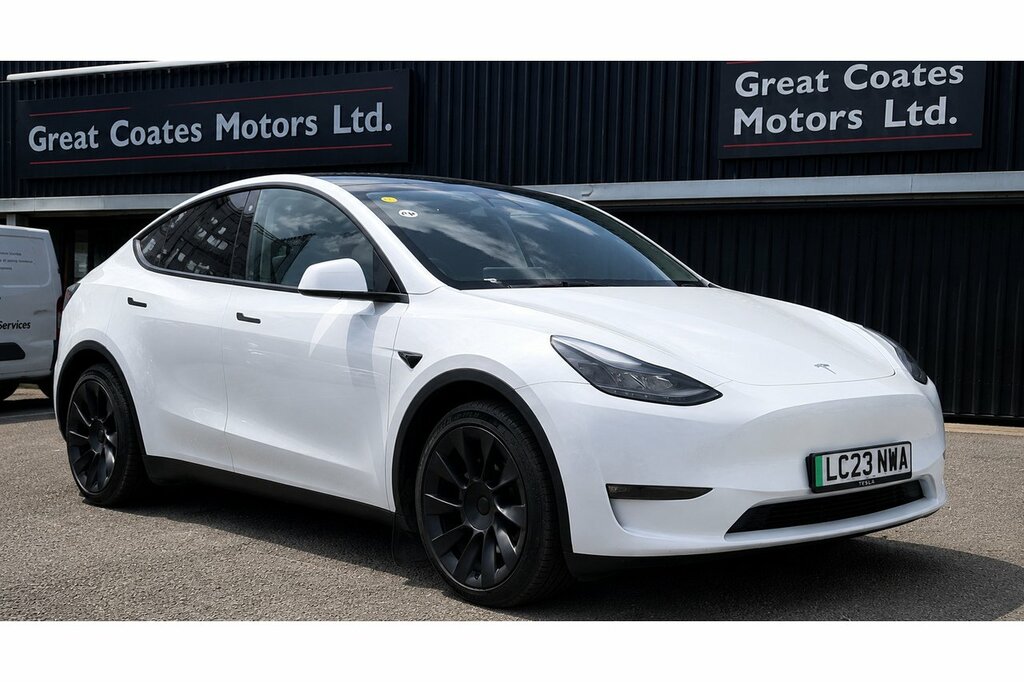 Tesla Model Y Rwd U2176 Ulez White