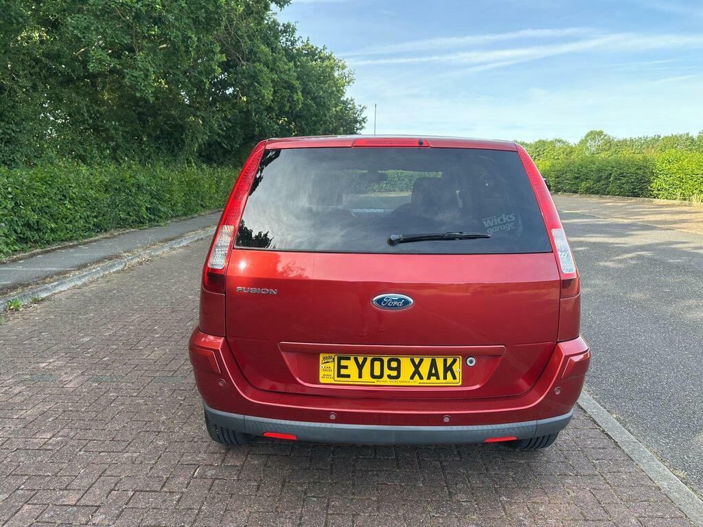 Ford Fusion 1.4 Zetec Climate Red #6