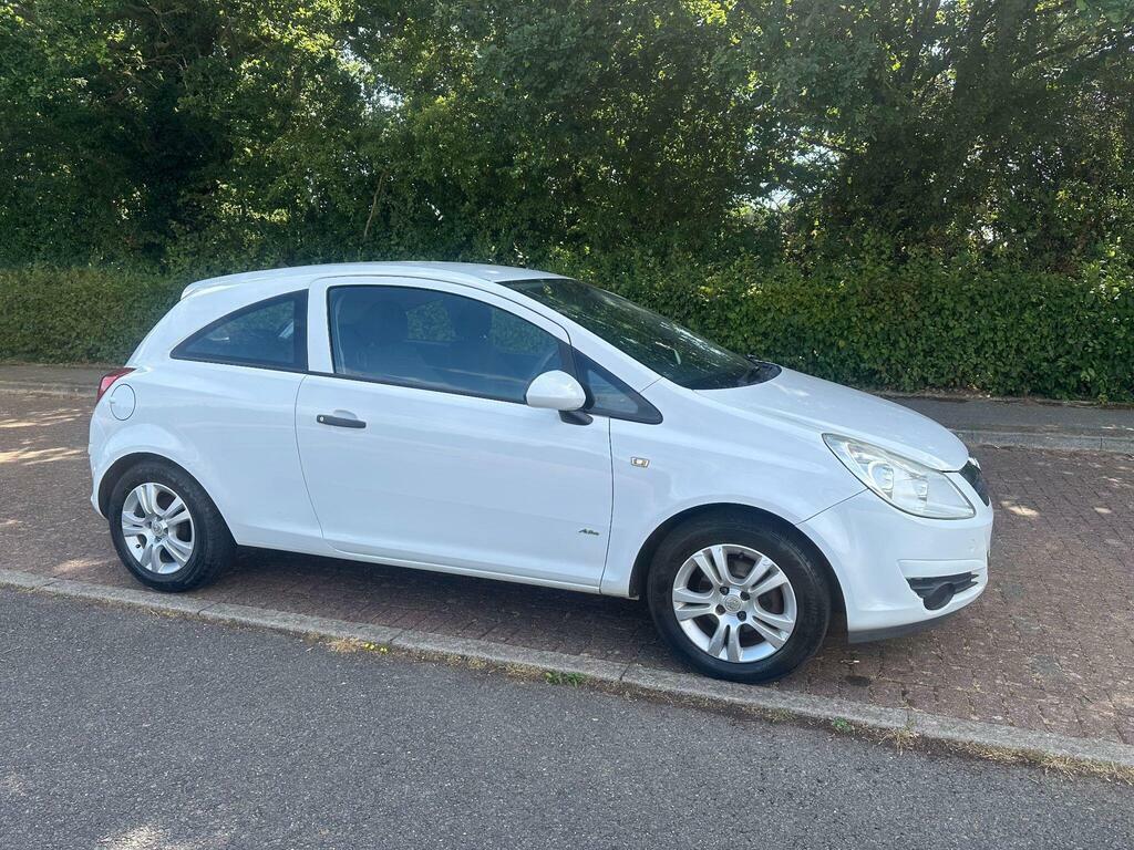 Vauxhall Corsa Design 16V 5-Door Silver #2