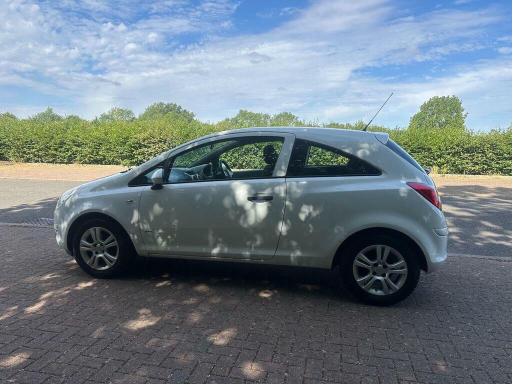 Vauxhall Corsa Design 16V 5-Door Silver #8