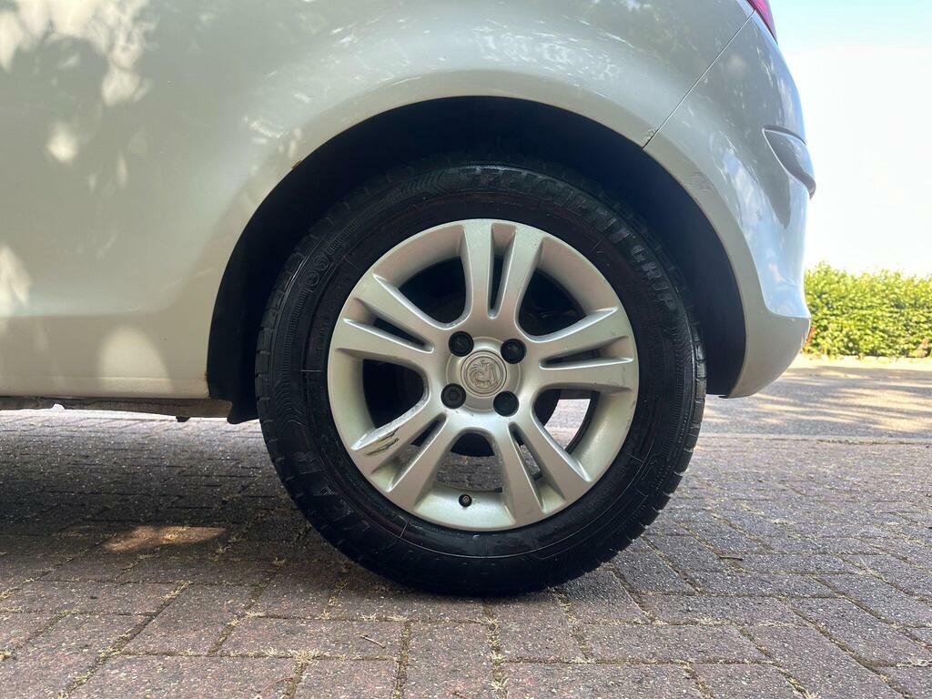 Vauxhall Corsa Design 16V 5-Door Silver #18