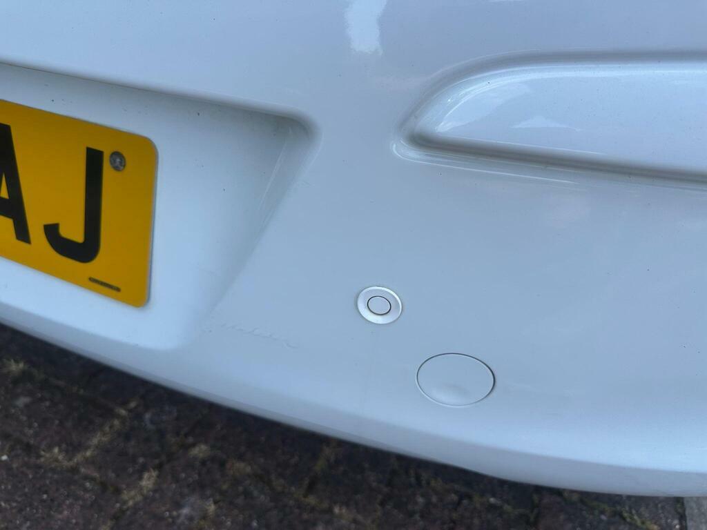 Vauxhall Corsa Design 16V 5-Door Silver #15