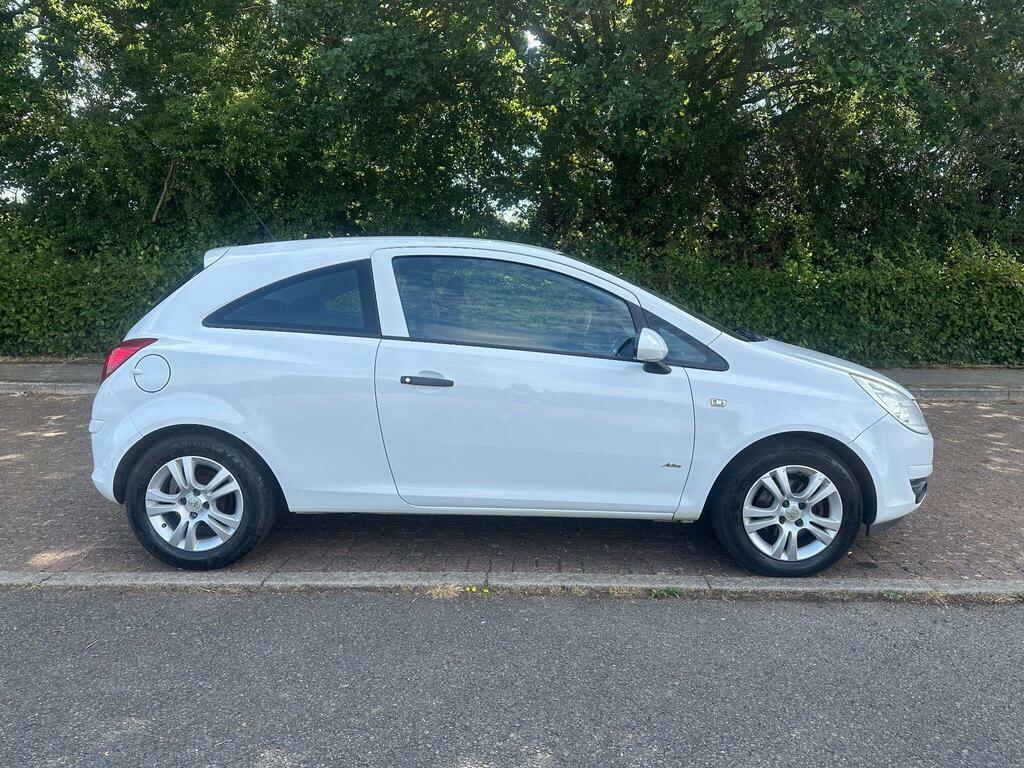 Vauxhall Corsa Design 16V 5-Door Silver #3