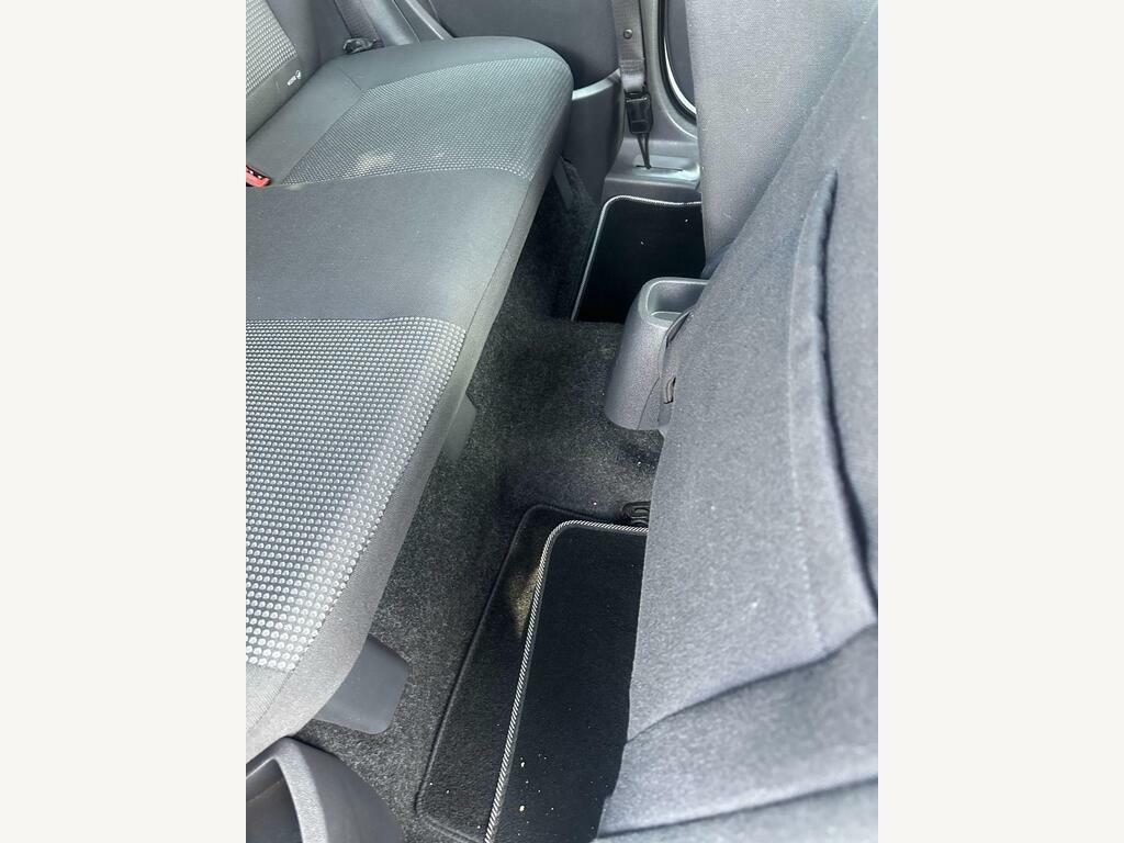 Vauxhall Corsa Design 16V 5-Door Silver #23