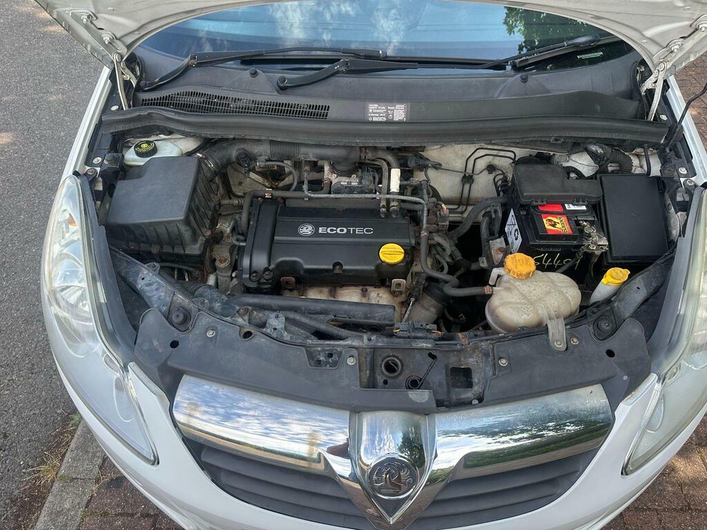Vauxhall Corsa Design 16V 5-Door Silver #20
