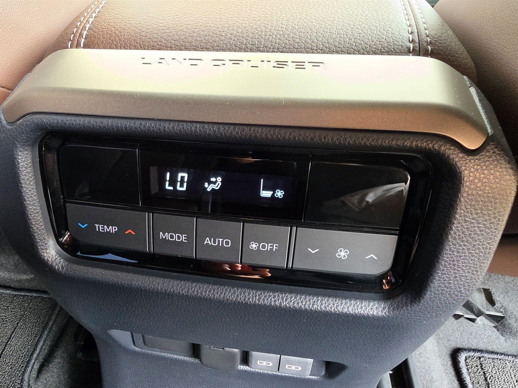 Toyota Land Cruiser First Edition D A 4Wd #32