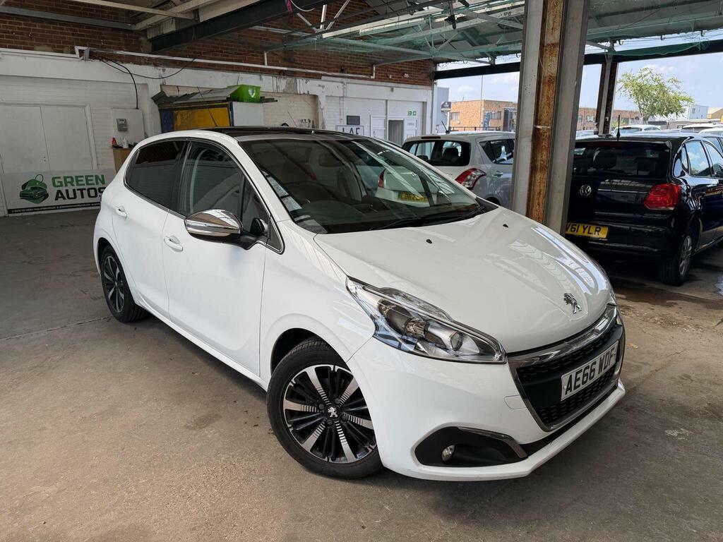 Peugeot 208 1.2 Puretech Allure Premium Euro 6 White