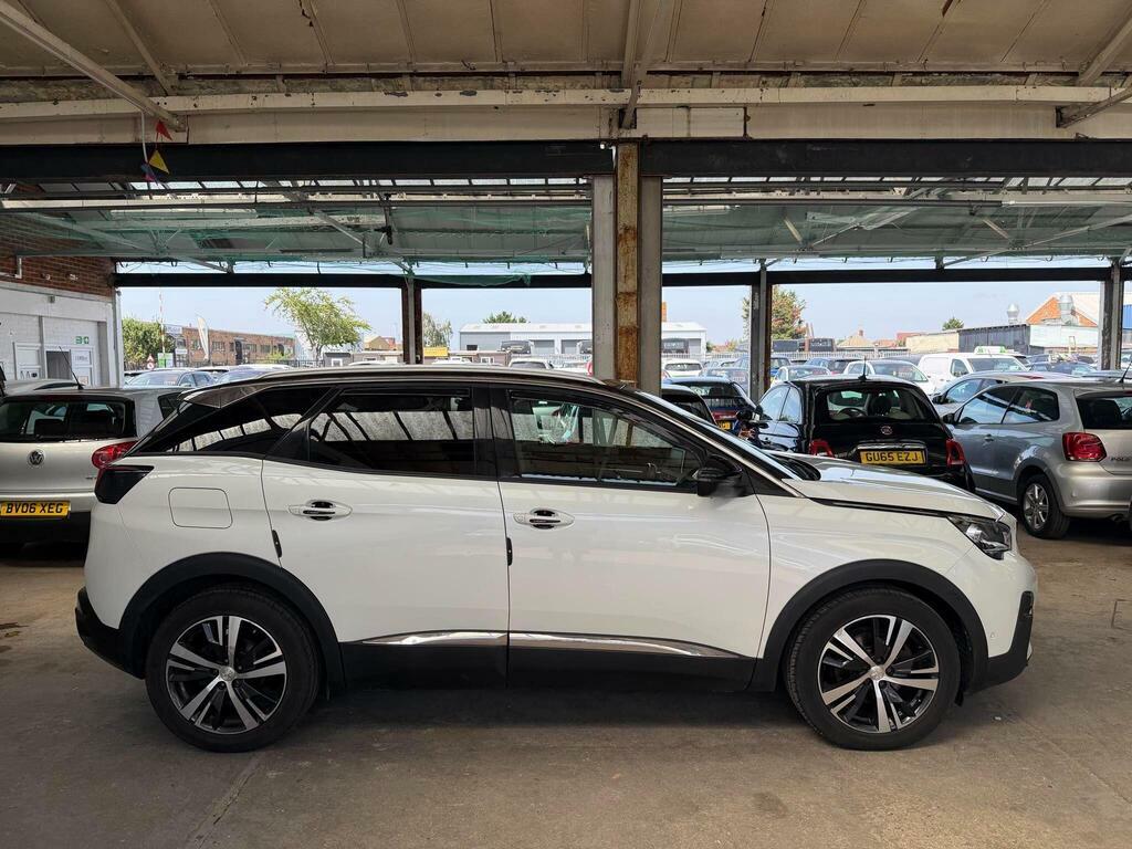 Peugeot 3008 1.2 Puretech Allure Euro 6 S S White #3