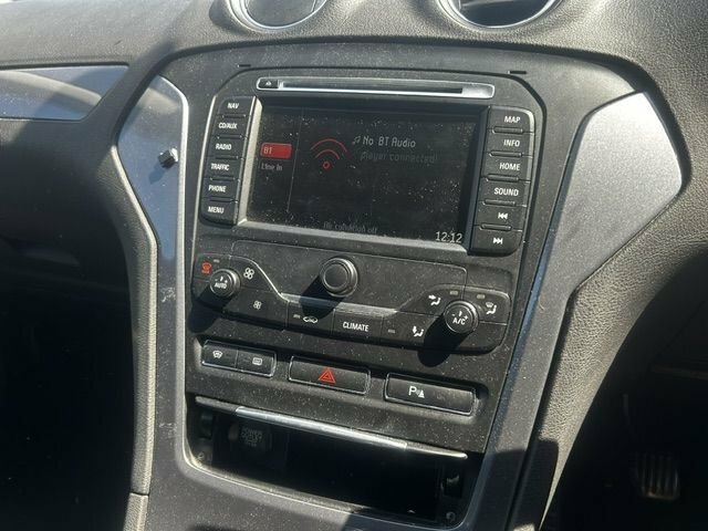 Ford Mondeo Hatchback Silver #7