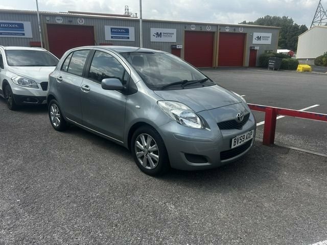 Toyota Yaris Dual Vvt-i Tr Hatchback BV59AXP Silver #2