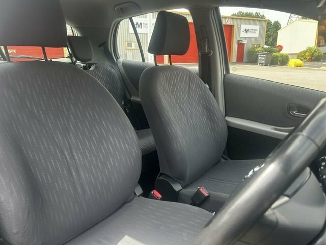 Toyota Yaris Dual Vvt-i Tr Hatchback BV59AXP Silver #5