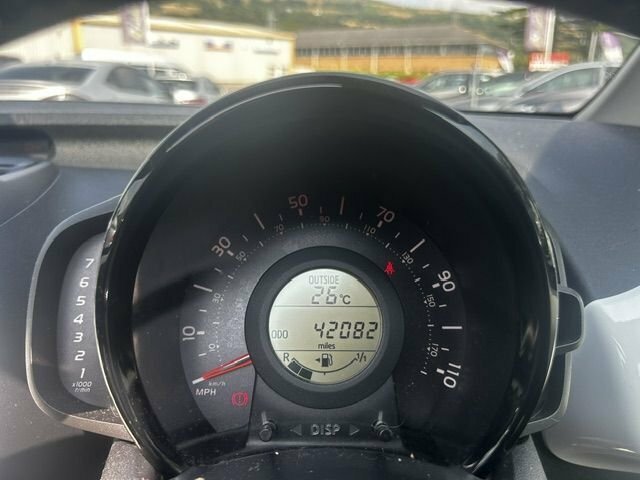 Toyota Aygo Vvt-i X-pression X-wave White #4